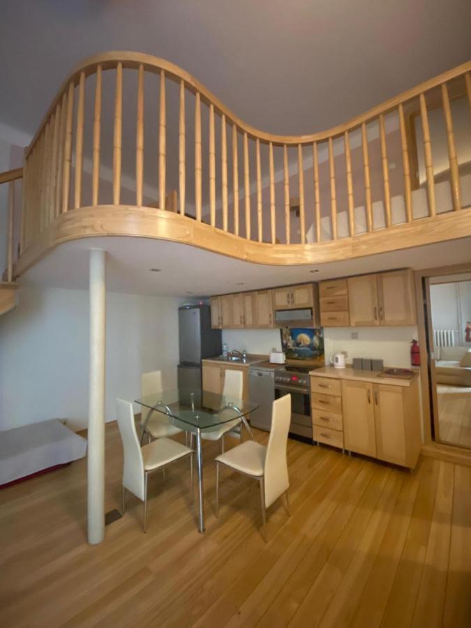 Dwupoziomowy Hoza Apartment Warsaw