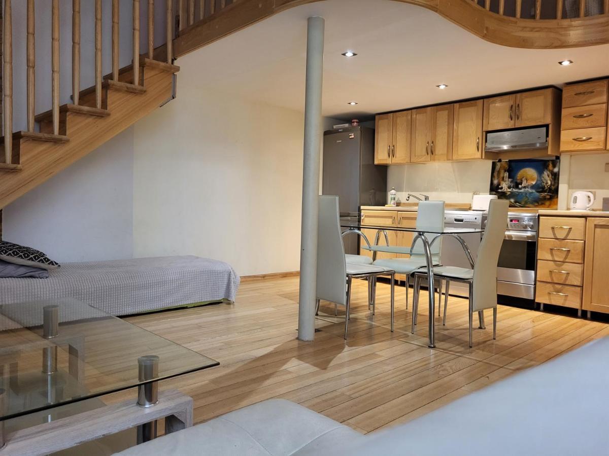 Apartment Dwupoziomowy Hoza Warsaw